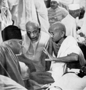 2Gandhi,_Patel_and_Maulana_Azad_Sept_1940